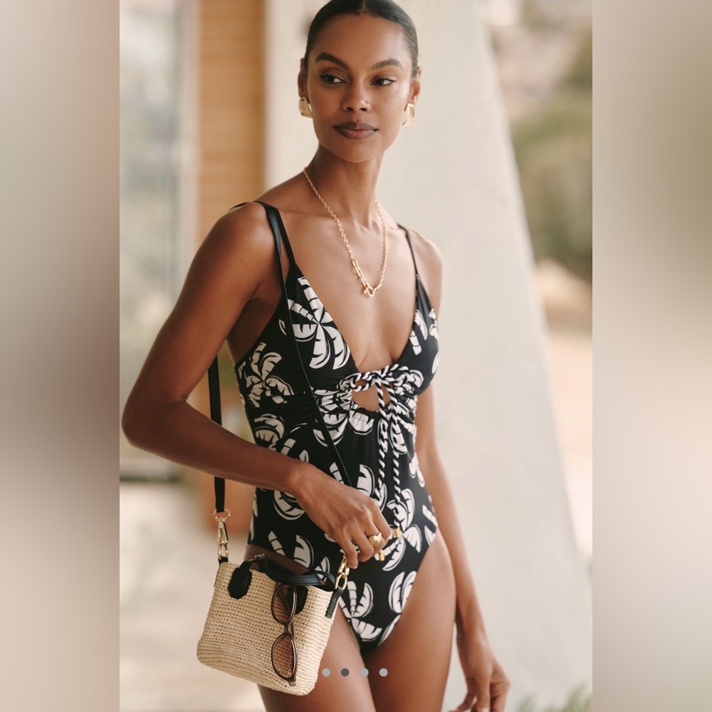 FARM Rio Black & White Tropical Leaf One-Piece Swimsuit - Picture 3 of 7